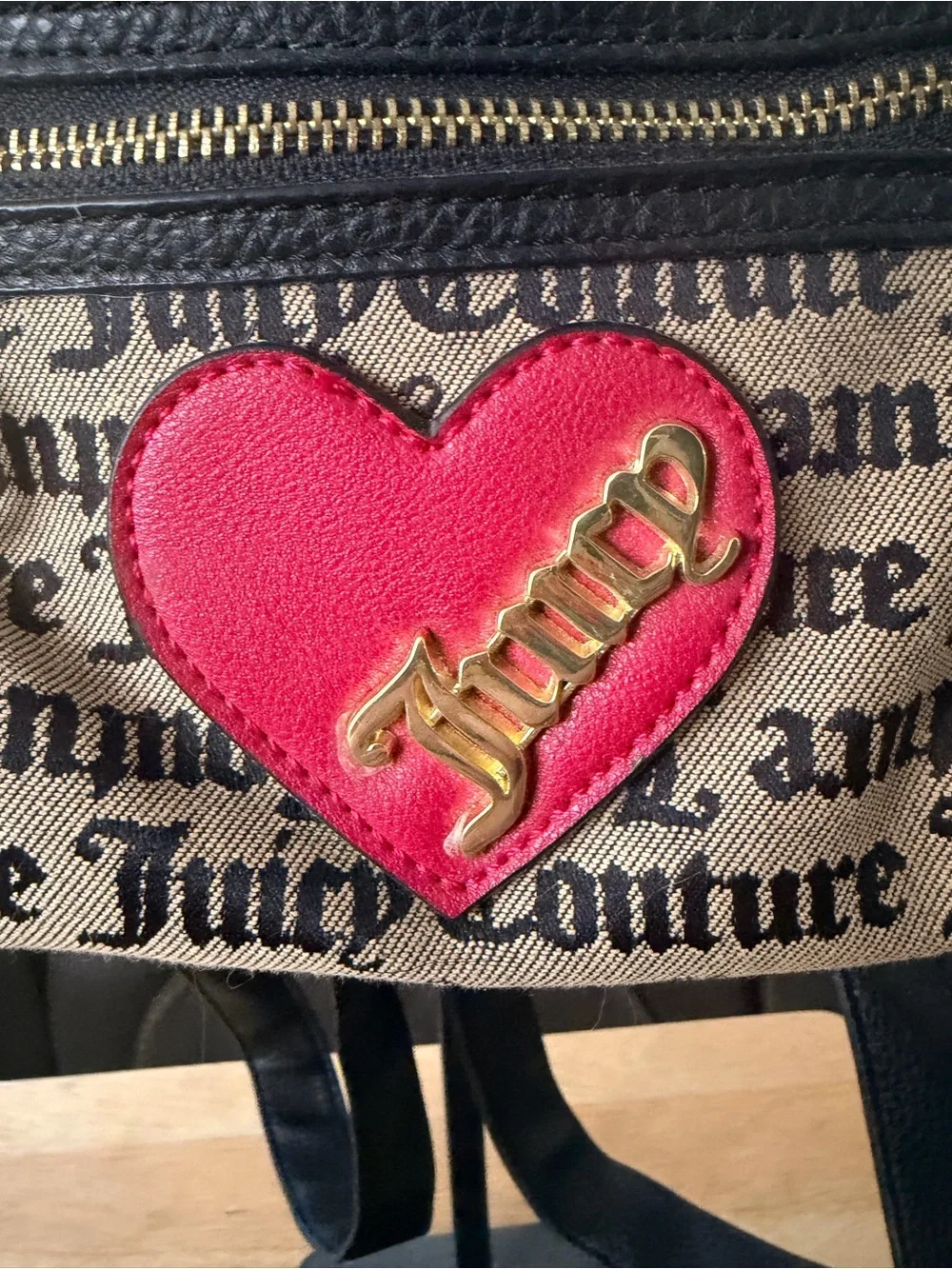 Juicy Couture compact juicy